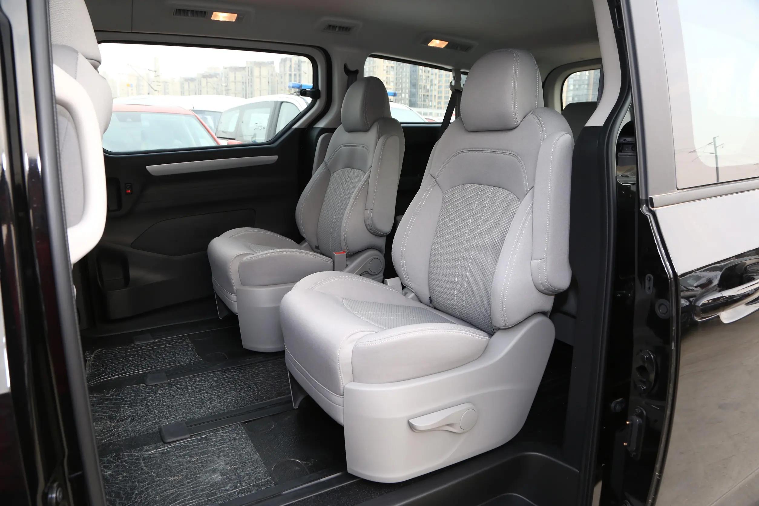 上汽大通maxusv100,上汽大通MAXUSG10多功能版