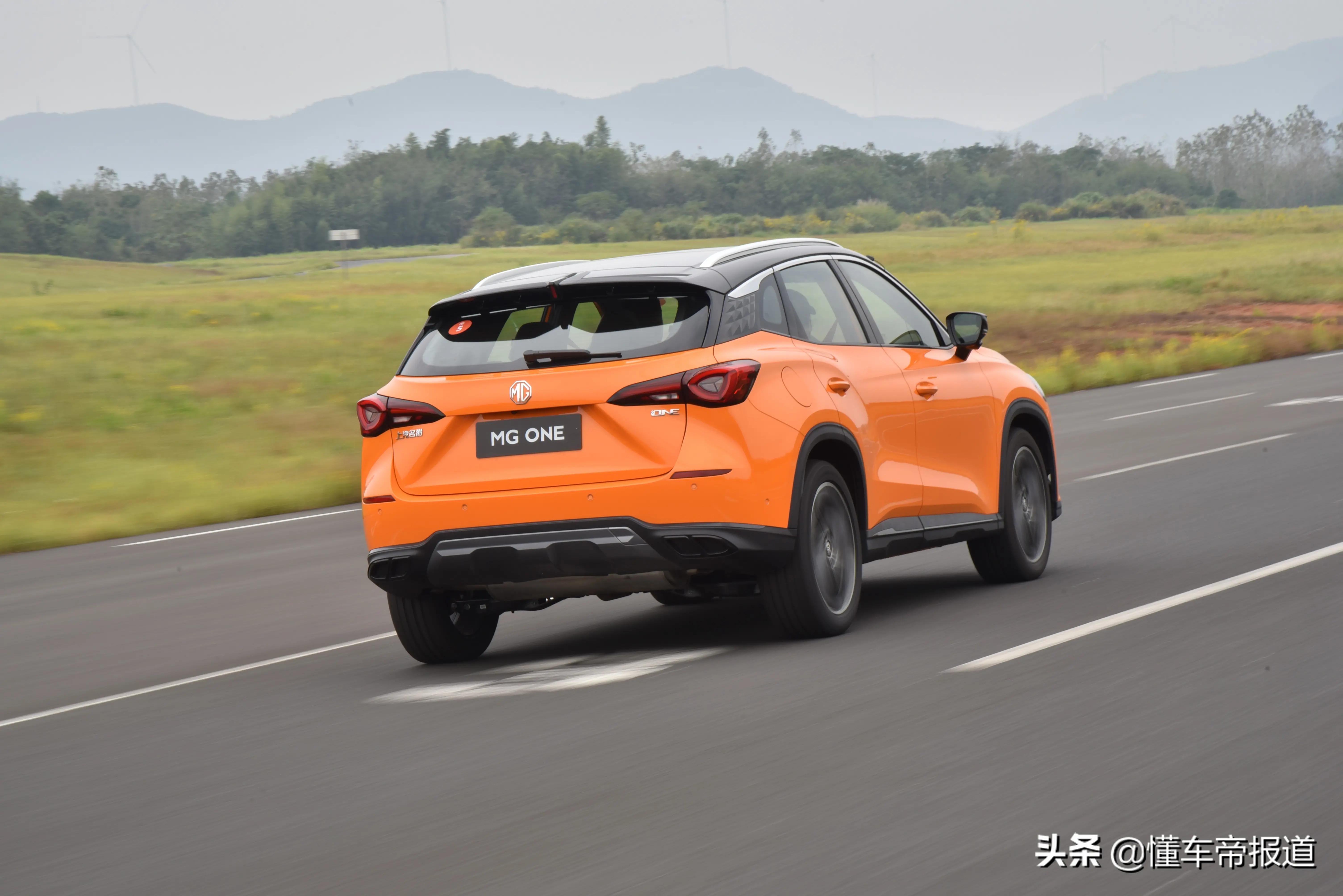 名爵MGone试驾,游刃有余场地试驾上汽名爵mgone