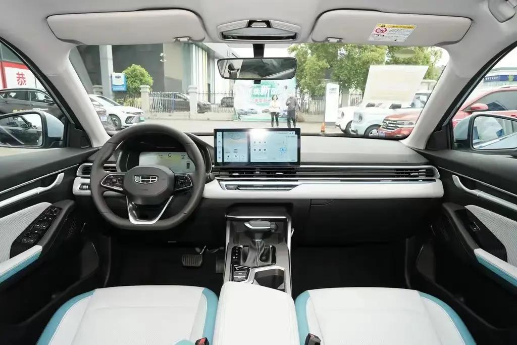 吉利帝豪第4代冠军版顶配车机,吉利帝豪第四代旗舰版仪表