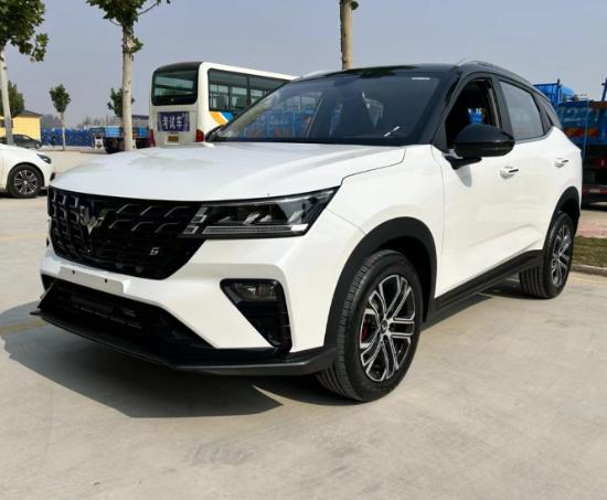 五菱星驰手动豪华型,五菱星驰suv2023款图片