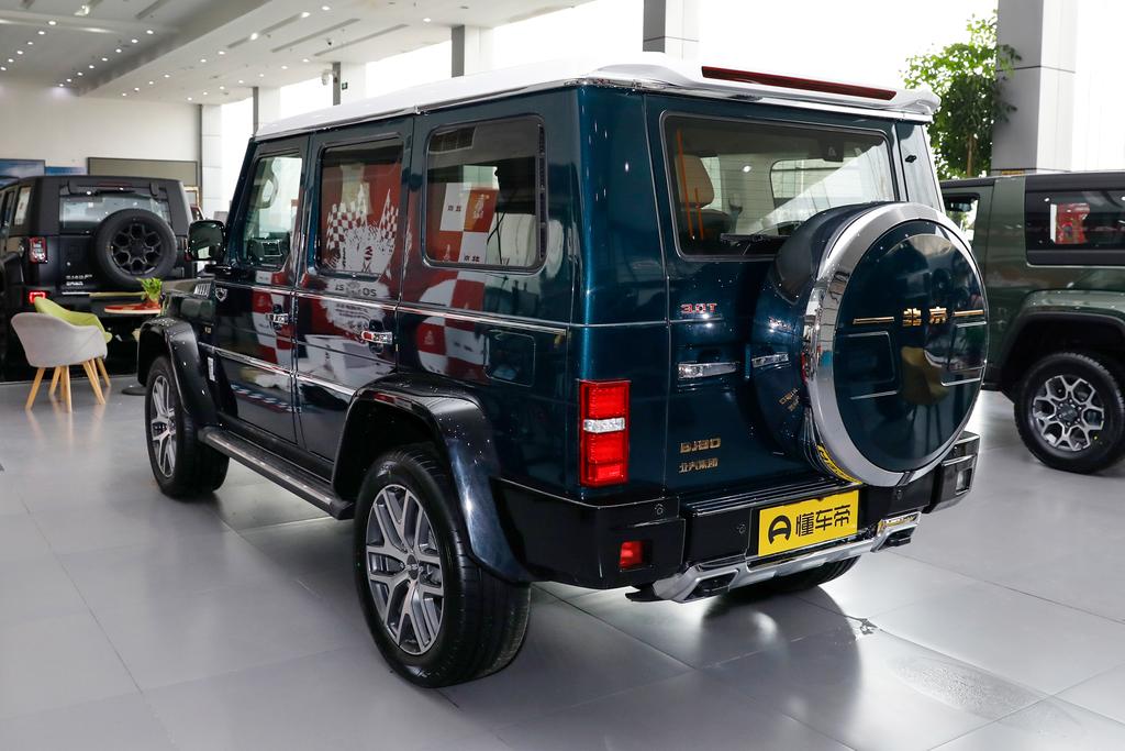 3.0tv6插电混越野车,搭6.2升v8引擎