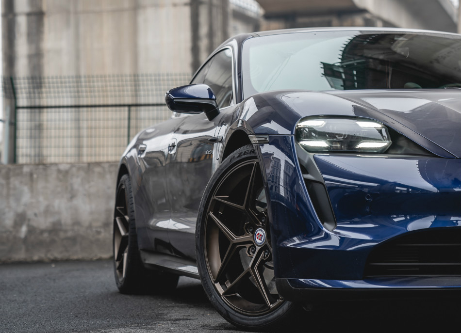 保时捷新能源TAYCAN改米卡国产锻造HRE款轮毂