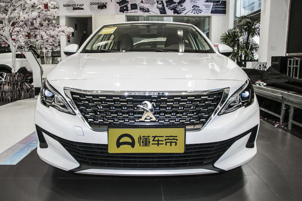 东风标致4081.6t发动机烧机油吗,标致408空间小