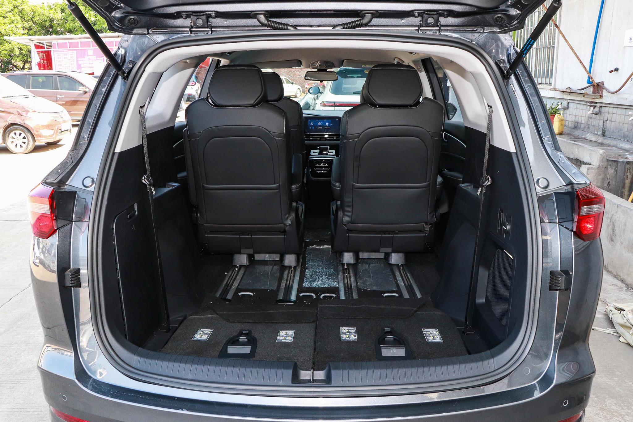 这2款mpv空间实用油耗低,家用空间大省油耐操的5座mpv