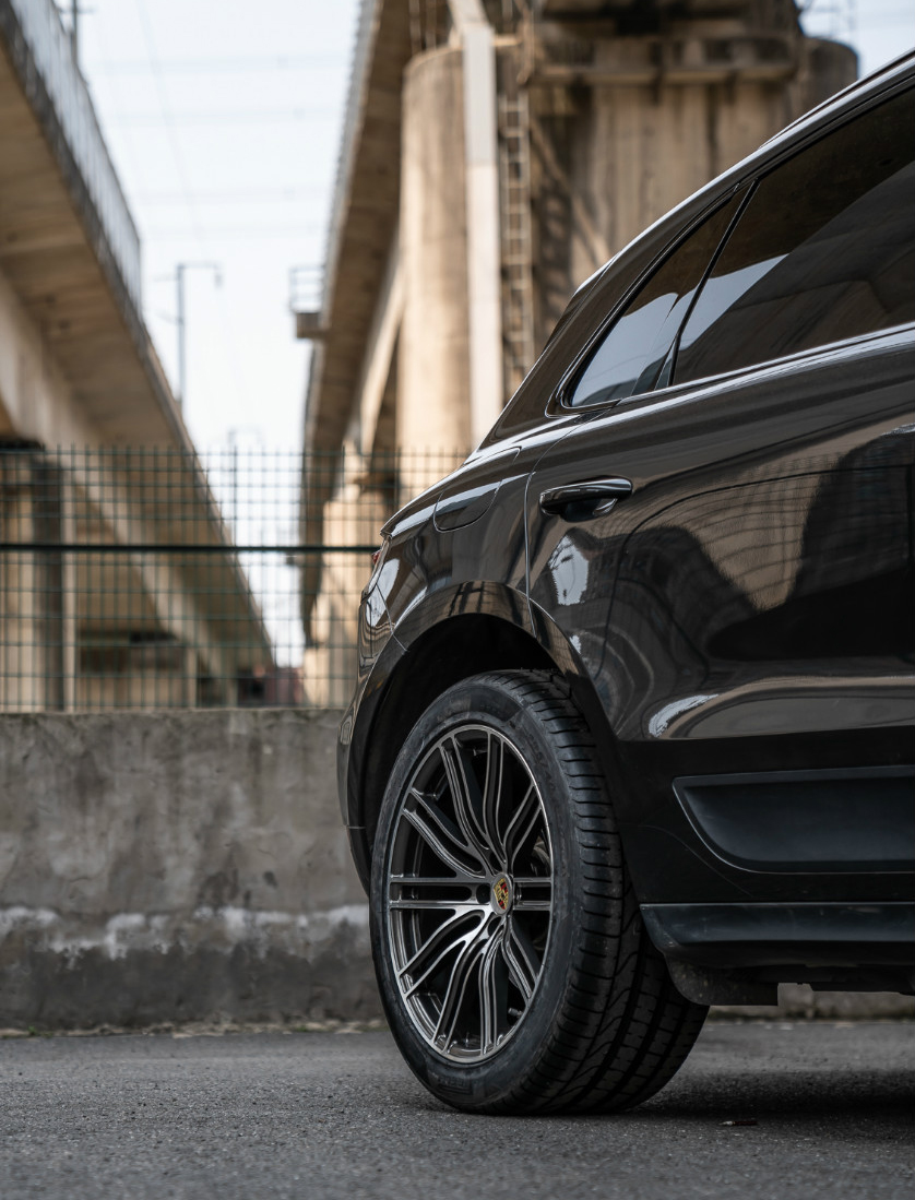 保时捷迈卡macan2.0t,保时捷macan改超宽胎