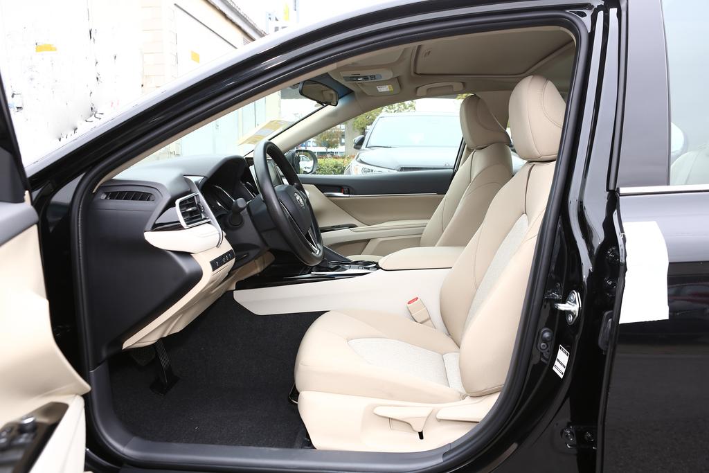 凯美瑞2.5豪华版伴你回家,2021款凯美瑞提车回家