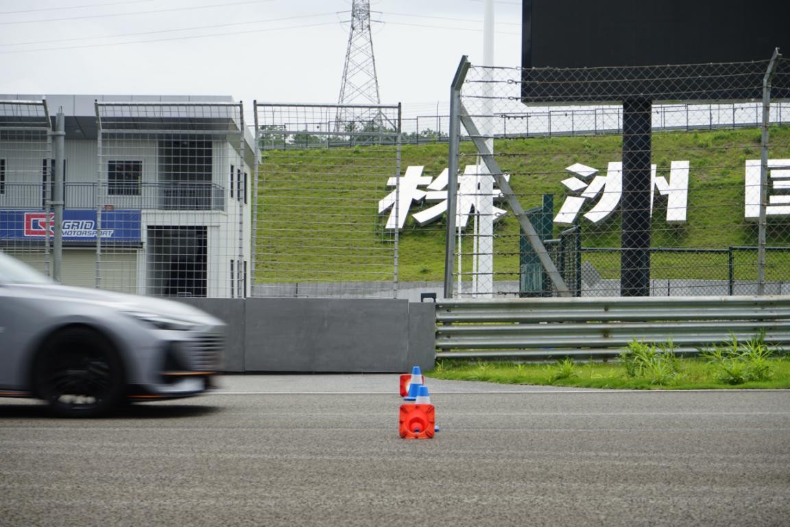 全新长安uni-v实车试驾,长安轿跑uni-v