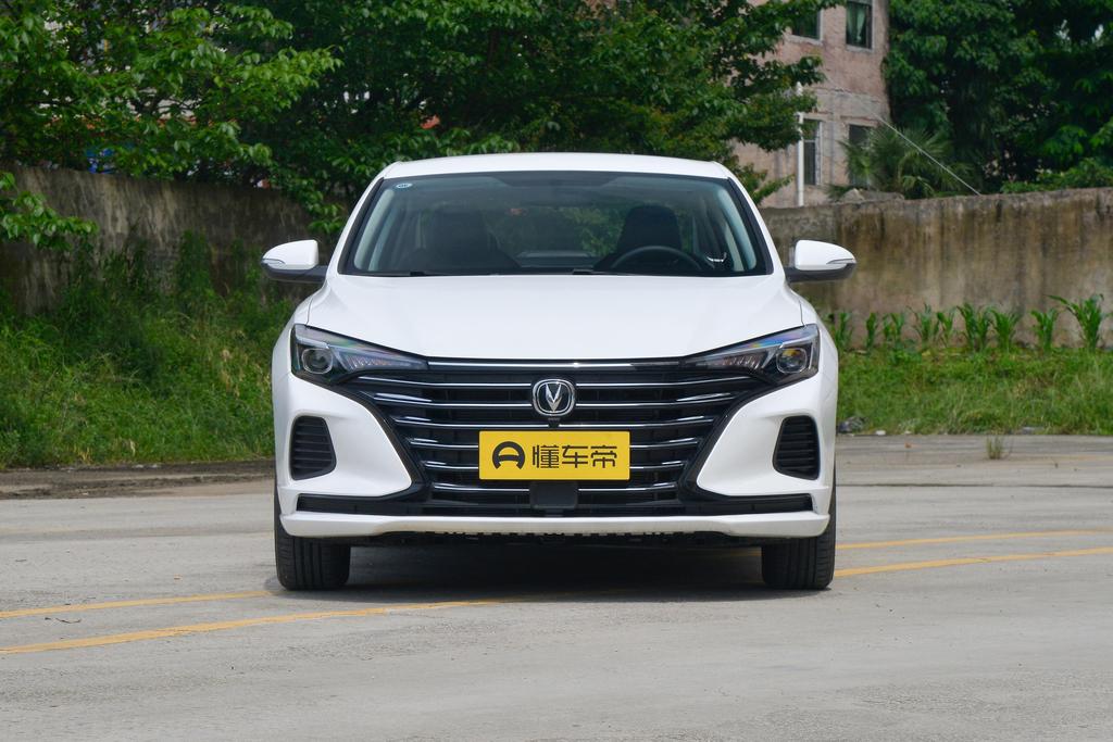 长安逸动怎么换装前保险杠,逸动的前保险杠区域