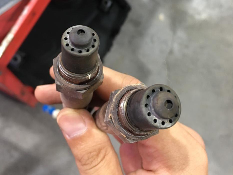 福克斯喷油嘴堵塞发动机故障灯亮,08福克斯发动机故障灯亮怎么办