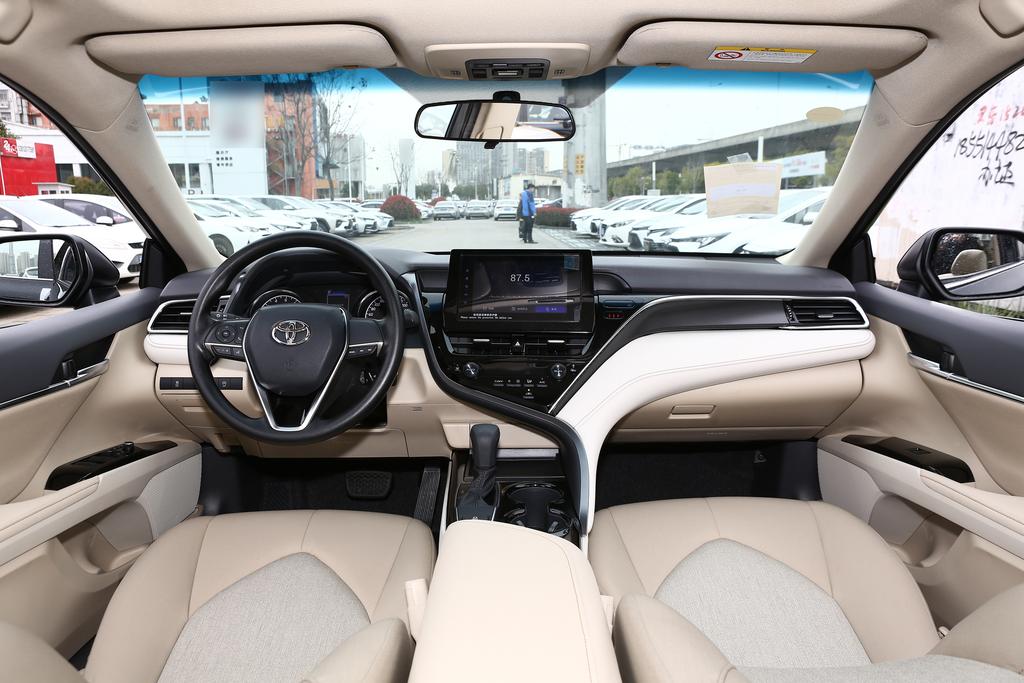 凯美瑞2.5豪华版伴你回家,2021款凯美瑞提车回家