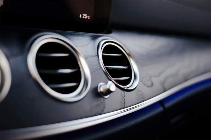 奔驰e标轴买260还是300,奔驰a级180评价