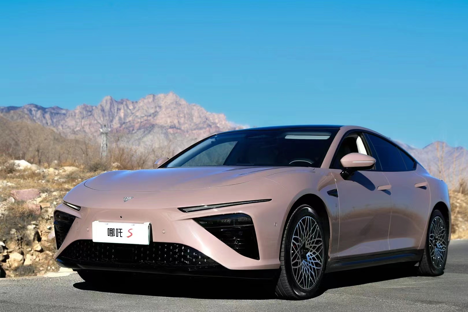 纯电混动增程式三者的区别,增程式是纯电还是混动