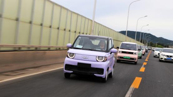 qq冰淇淋新能源电动汽车评测,qq冰淇淋新能源电动汽车都有什么