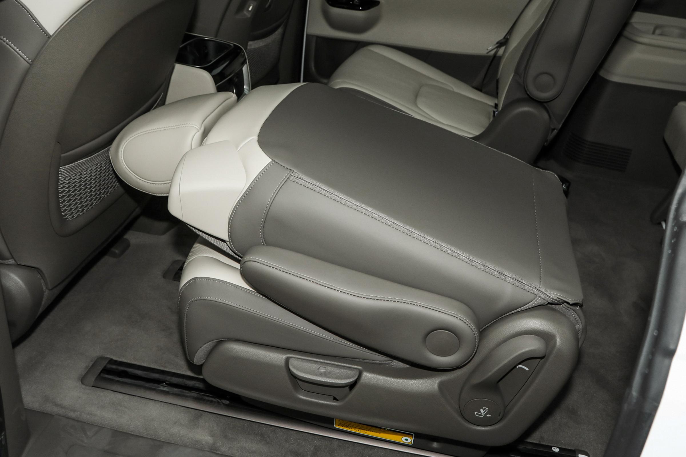 全新嘉华2.5t+8at真实油耗多少,起亚全新家用mpv起亚嘉华到店实拍