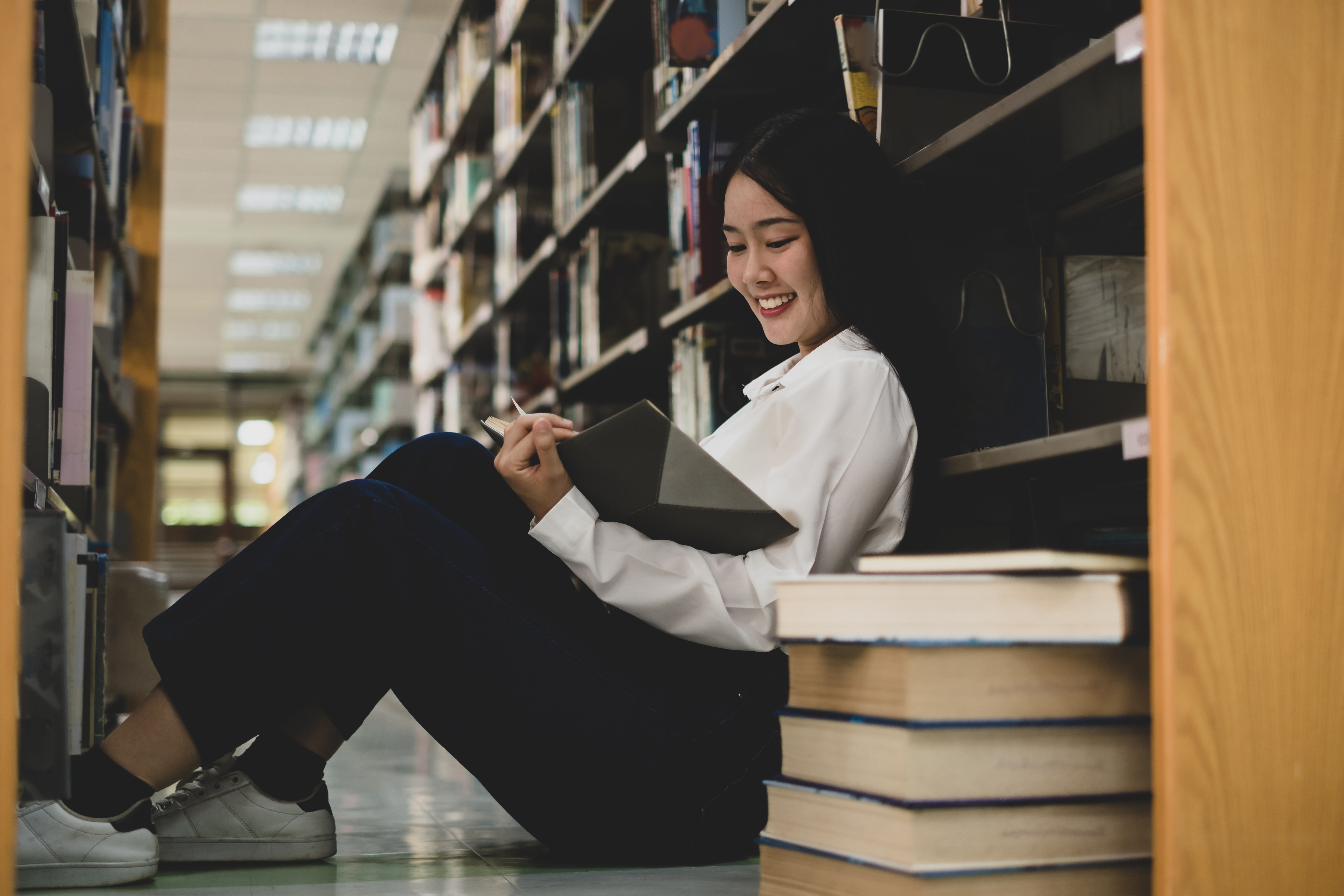 小伙穿越古代改写杨家历史,小伙穿越到过去逆转人生