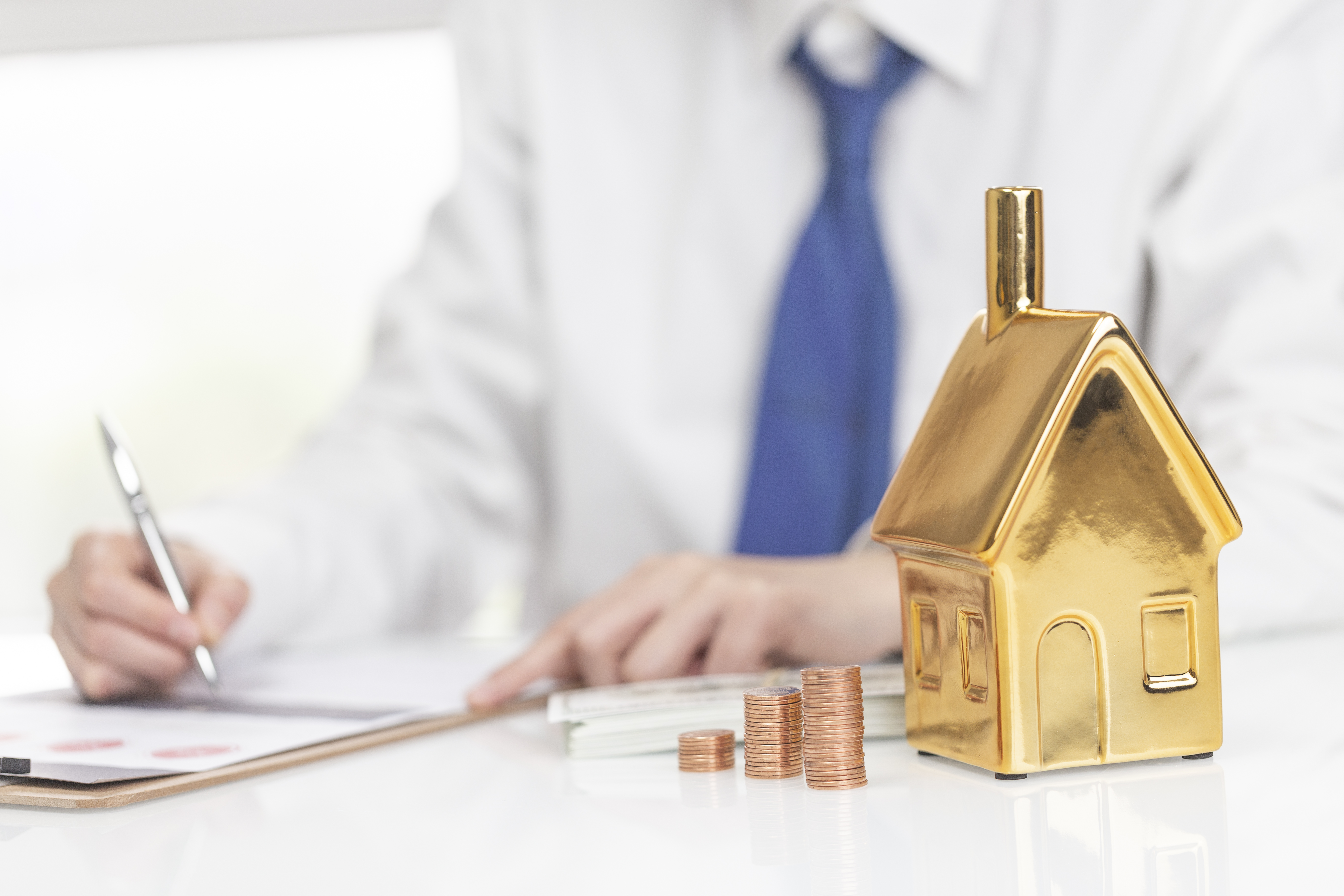 根据特定行业和企业情况进行动态、全面、深入的宏观战略环境分析