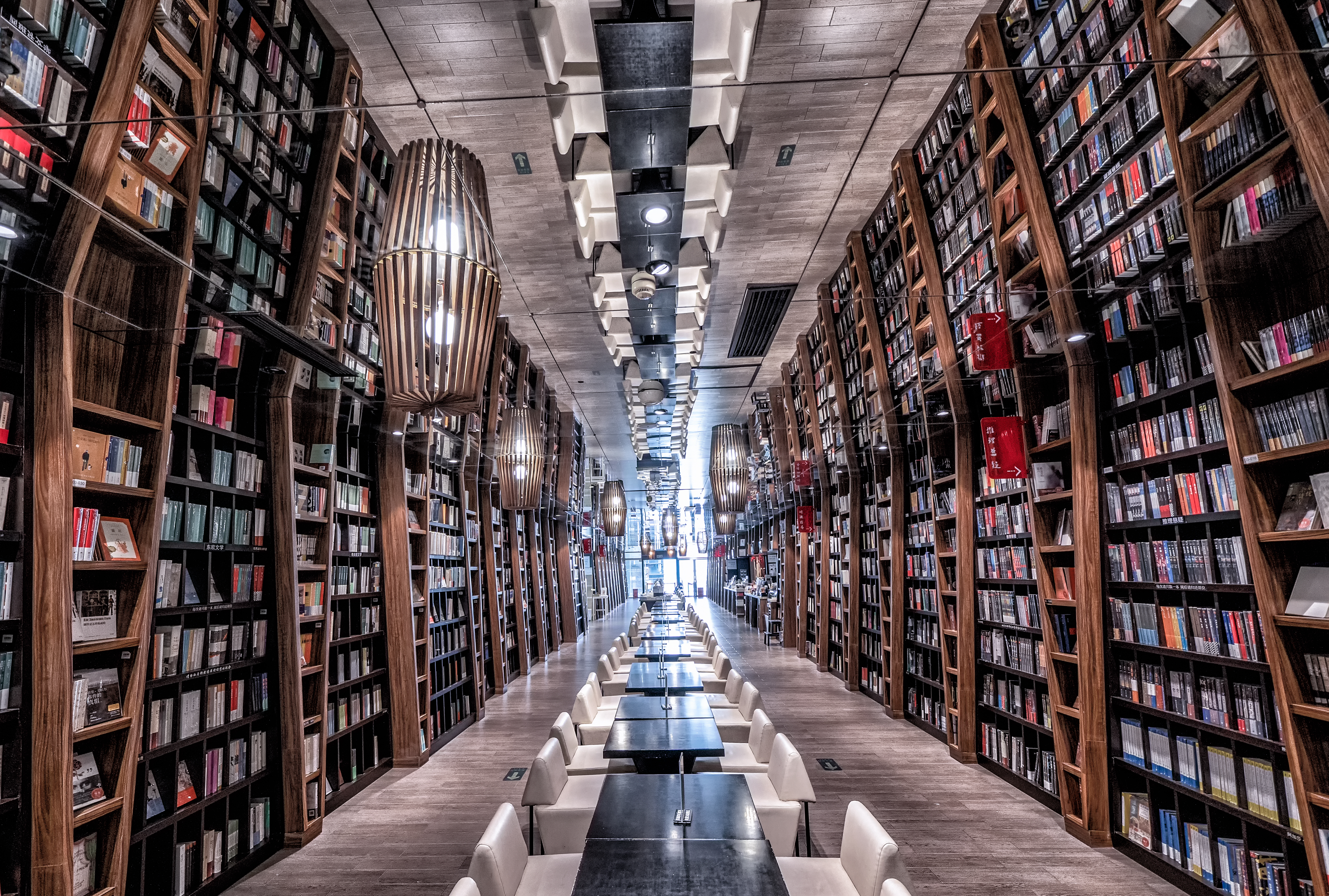 小说：舅妈突然回家探望，我站在旁边听她讲话，却闻到股脏东西味