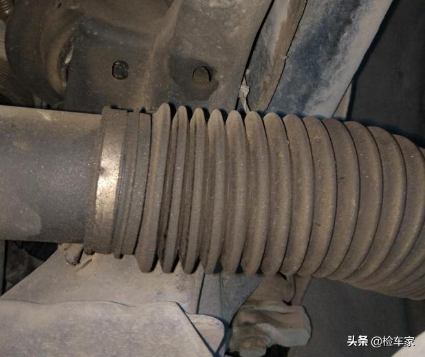 2万公里贬值80多万，45万买辆V8+6.4L的JEEP大切诺基SRT还值吗？