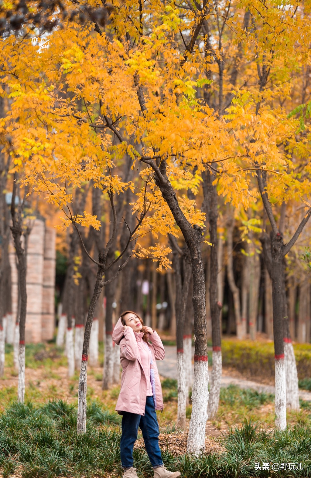 既时尚又实用的冲锋衣,简约而不简单的冲锋衣奢潮