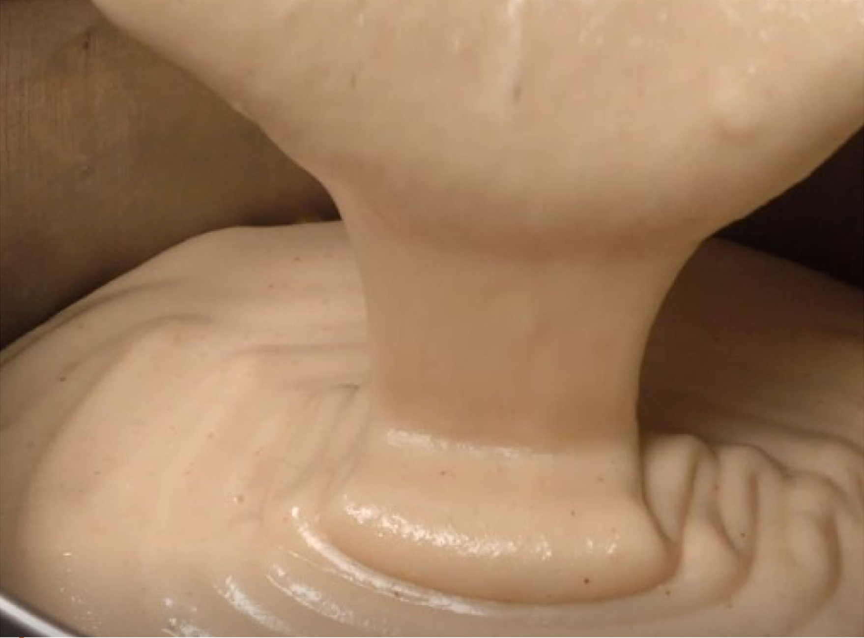 用电饭煲做云朵蛋糕不用烤箱,电饭煲自制香蕉蛋糕不用烤箱