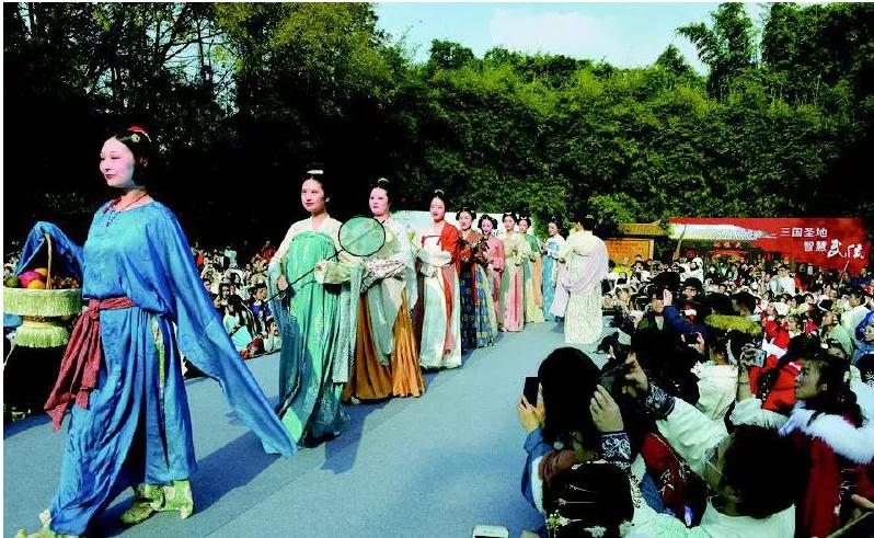 汉服第一城汉服一条街,成都汉服第一城是哪个