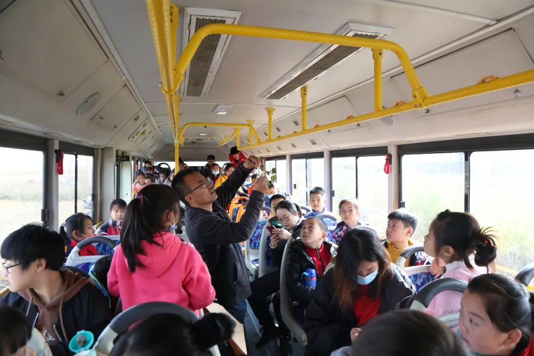 和孩子一起参加学校劳动的发言稿,和孩子们去村里上一堂劳动实践课