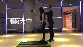 怎么减掉斜方肌变成一字肩,女人天鹅颈怎么练出来