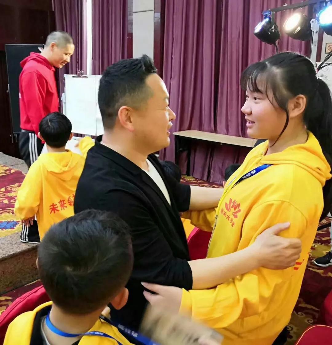 帮孩子戒掉手机家长怎样做才正确,如何让小孩子戒掉手机