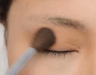 tf28号肿泡眼眼影画法新手,半扇形内双眼影画法新手