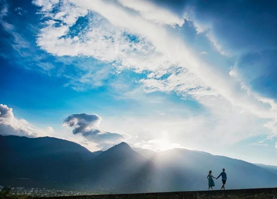 10句惊艳岁月的诗词,十首岁月静好的诗句