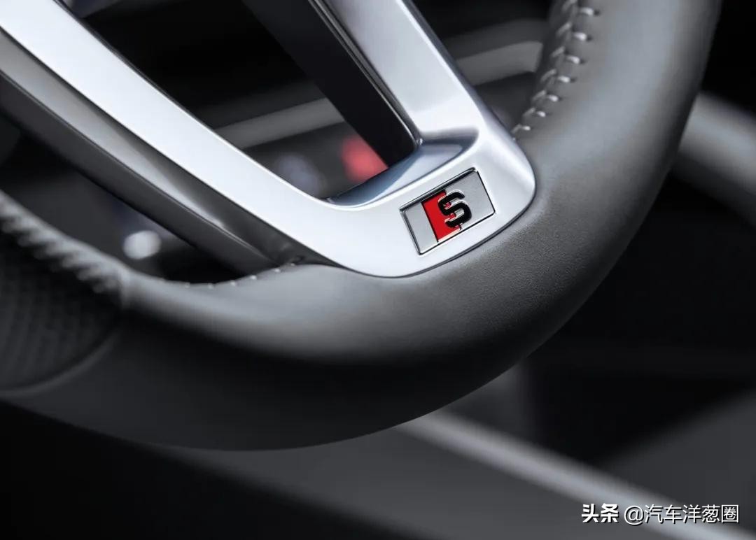 宝马发布全新车标,宝马蓝天白云标改黑白标