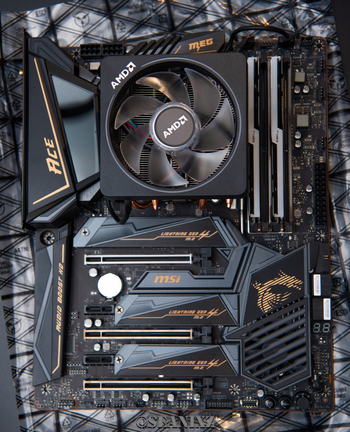 旗舰级PCIe3.0M.2哪家强：东芝RD500VS三星PM981