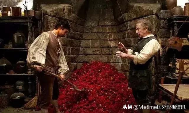 这是一部有味道的电影,资本主义的肮脏恶臭却开出了纯粹的爱之花