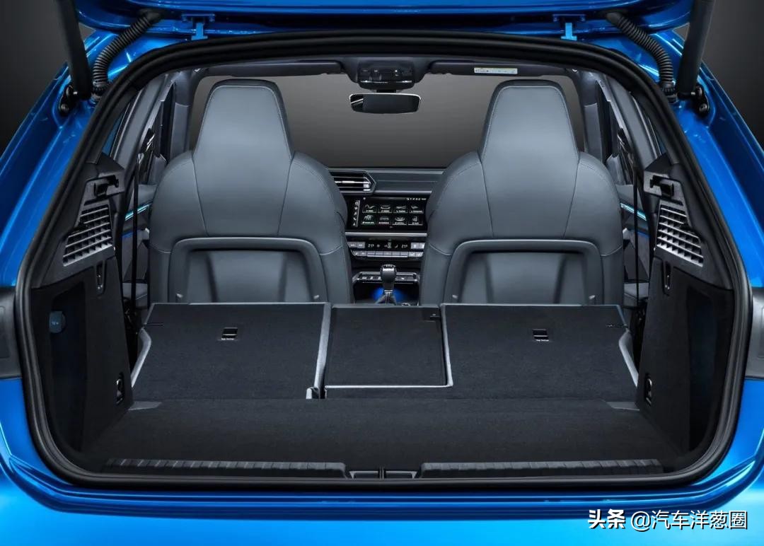 宝马换新车标了！蓝天白云帅炸，以后黑白标只代表低端宝马车主？