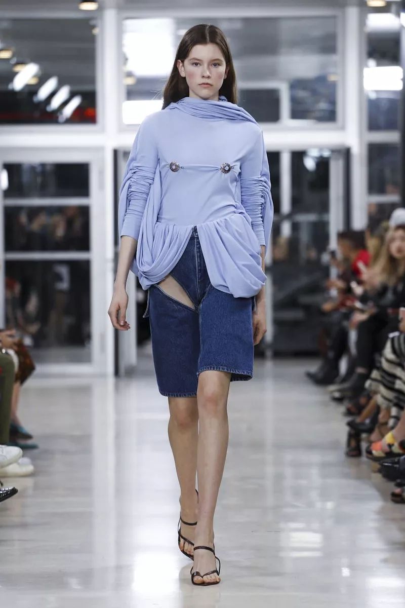 这条热裤正在与全世界的老爸为敌