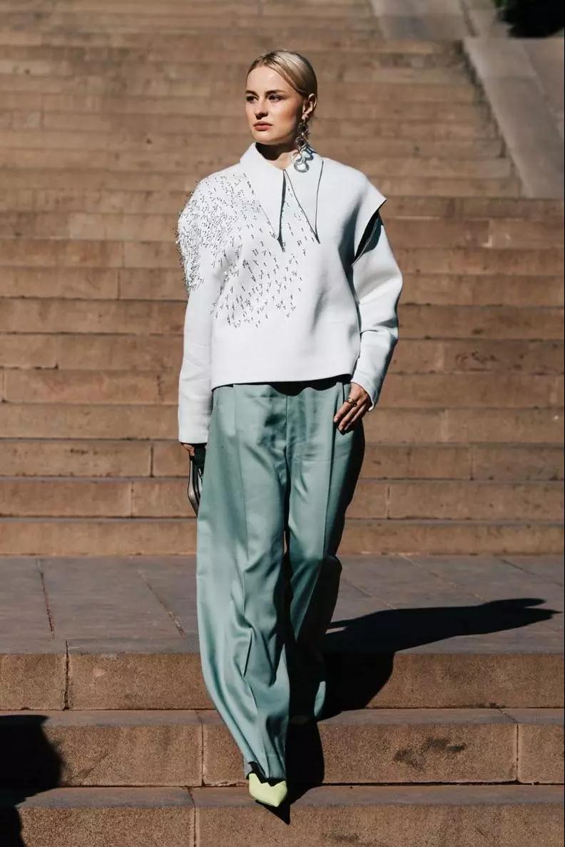 卫衣搭什么好看一点,卫衣搭什么外套显瘦