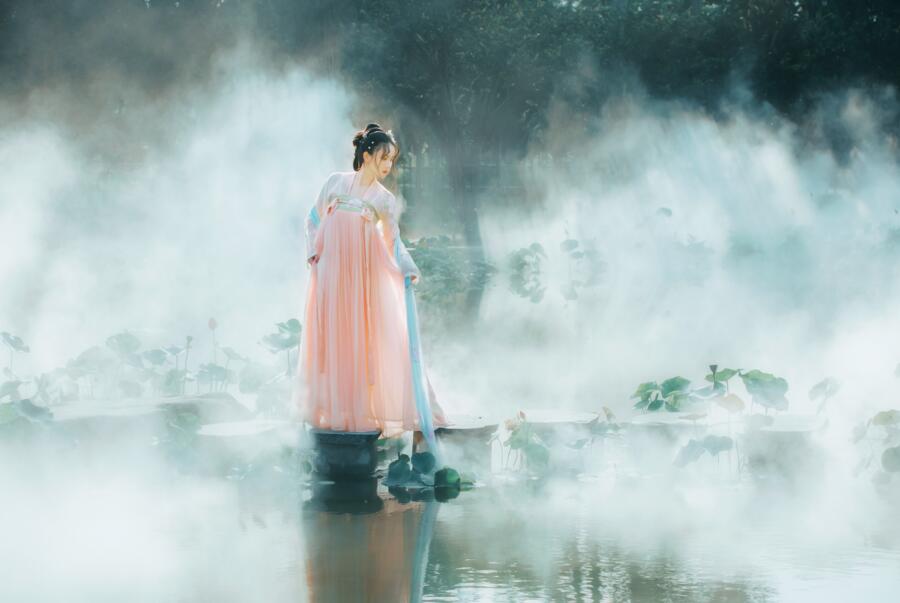 重生：她不要什么锦绣前程了，她只要紧紧地守着他就够了