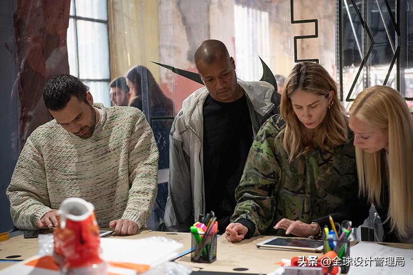 耐克设计师在米兰定制车间首次推出NikeAirMax