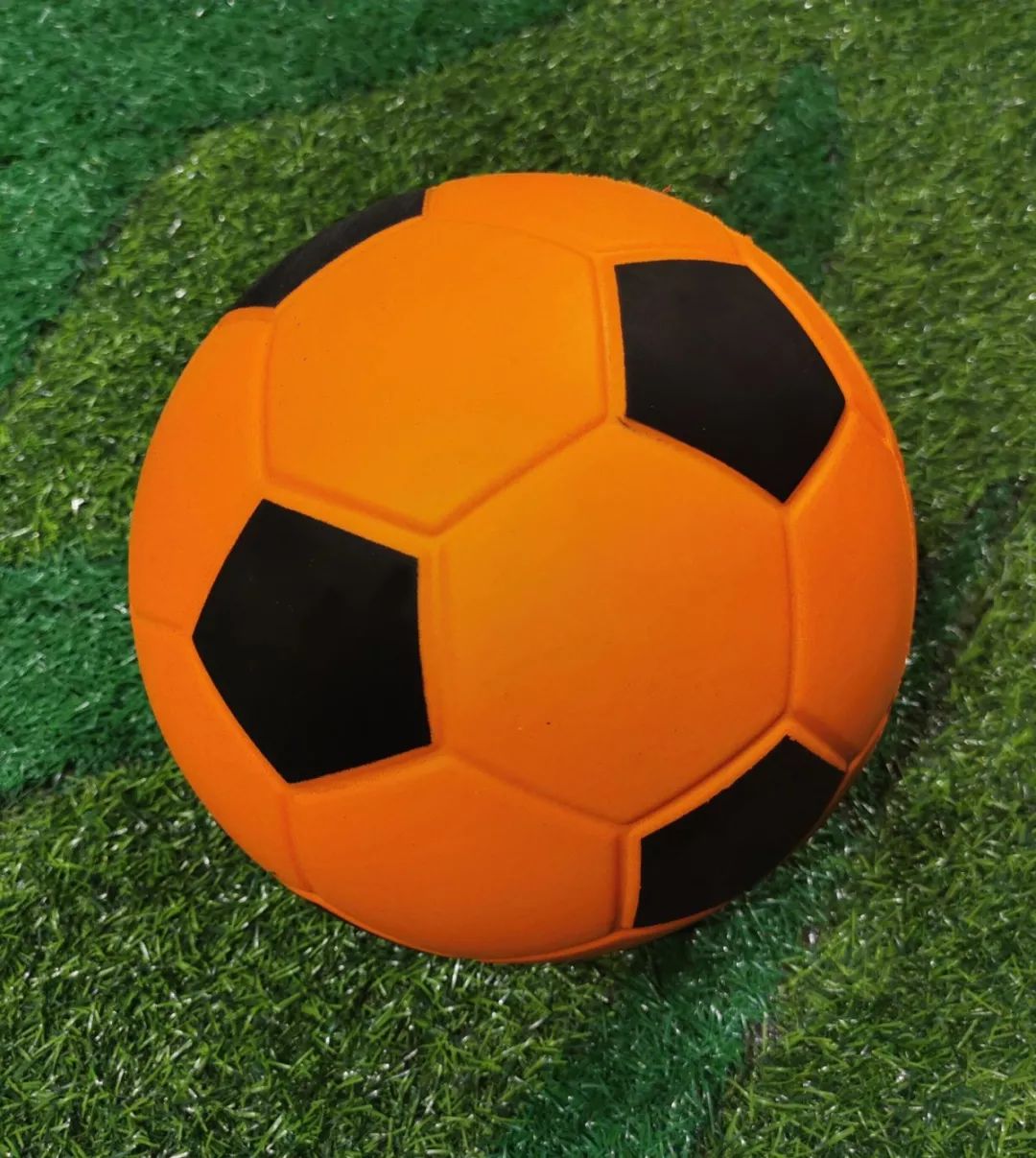 足球脚感训练器,最新足球训练器