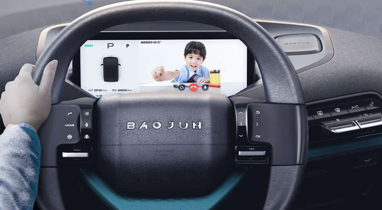 地摊经济火了,买台微型电动车到街角做“微商”