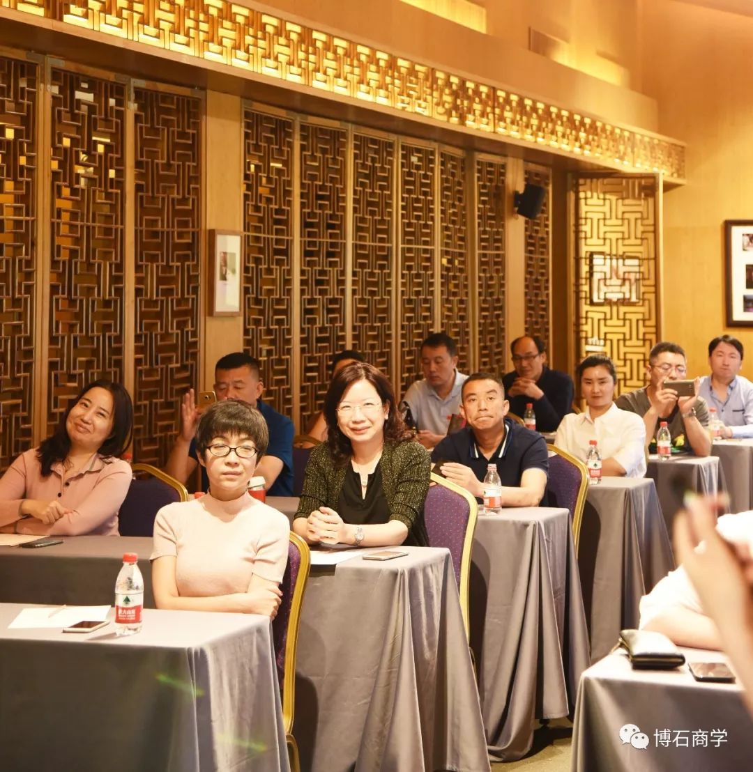 “最后一天上班的马云”从马云看阿里巴巴