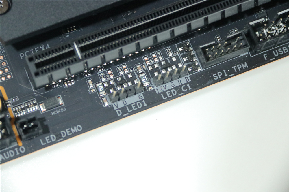 技嘉gigabytez490visiong,2000元技嘉z790主板