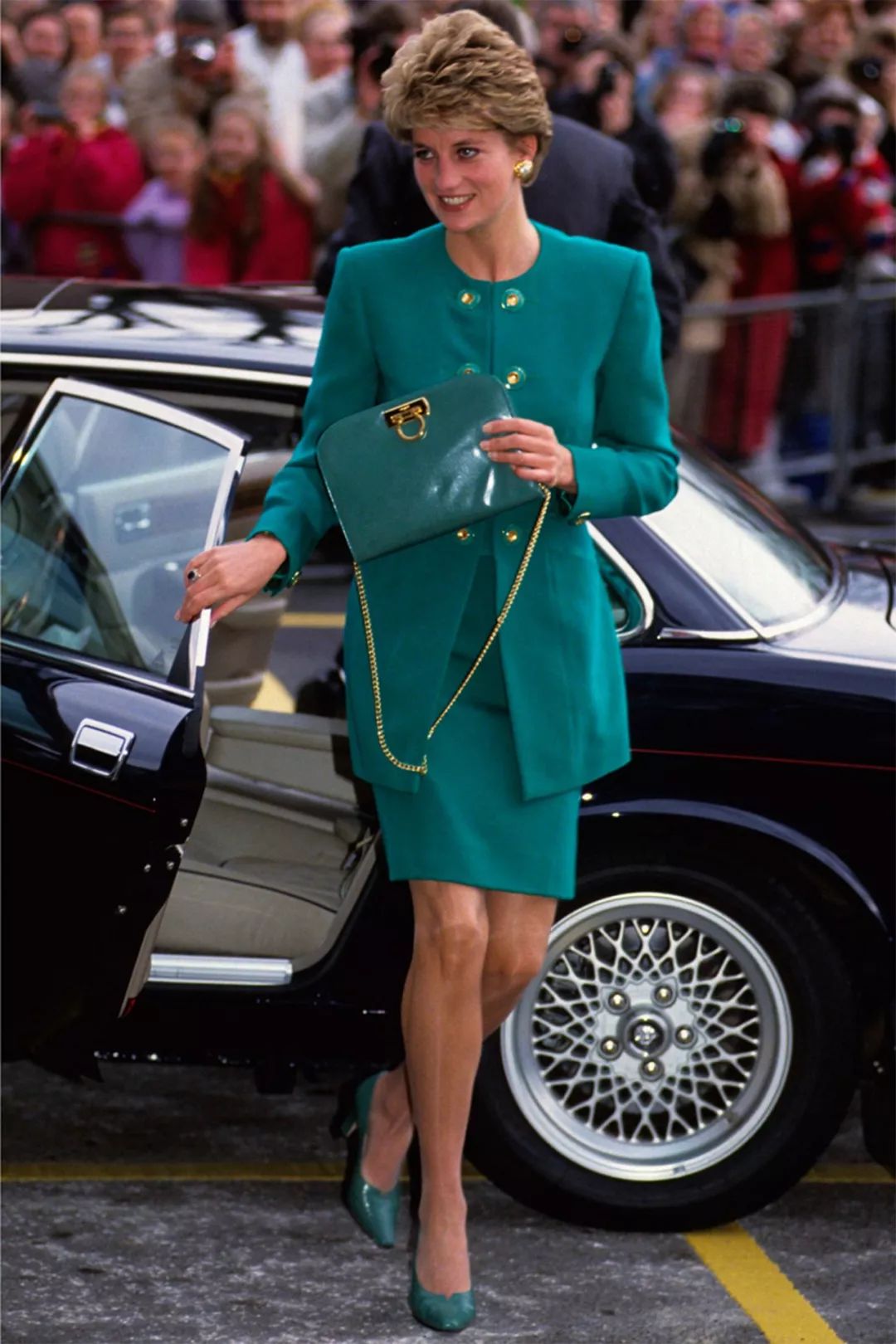 戴安娜离婚前后,戴安娜离婚后为什么保留王妃头衔