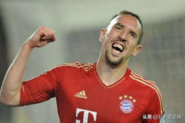 花费2仁币!拜仁签下历史转会身价第二的后卫,他能带来什么?