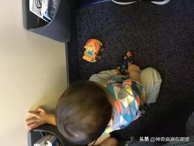 一个人带孩子坐飞机会怎么样,一个人独自带宝宝坐飞机