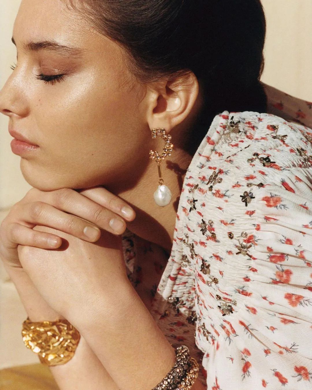 今年流行耳饰珍珠,今年流行耳饰洋气百搭