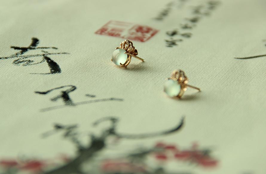 缅甸紫翡翠和斯里兰卡有什么区别 (斯里兰卡的紫翡翠多少钱)