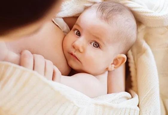 恋奶、吃手指、摸*处私**，孩子这些“瘾”，背后真相千万别忽略