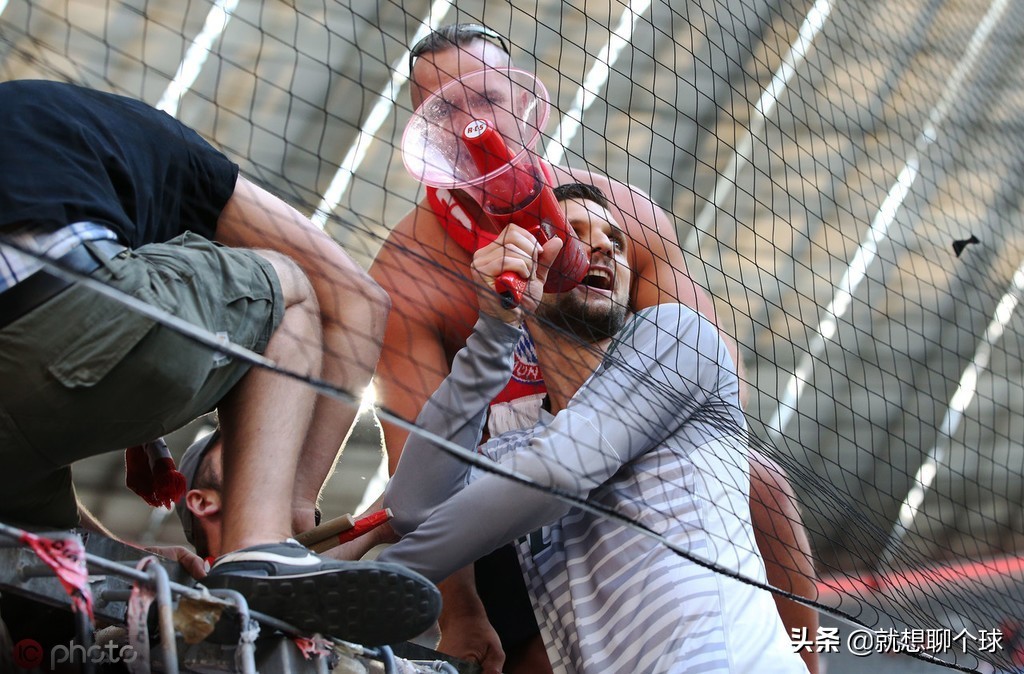 中国为什么很少有专业足球场,为什么中国不多弄足球场