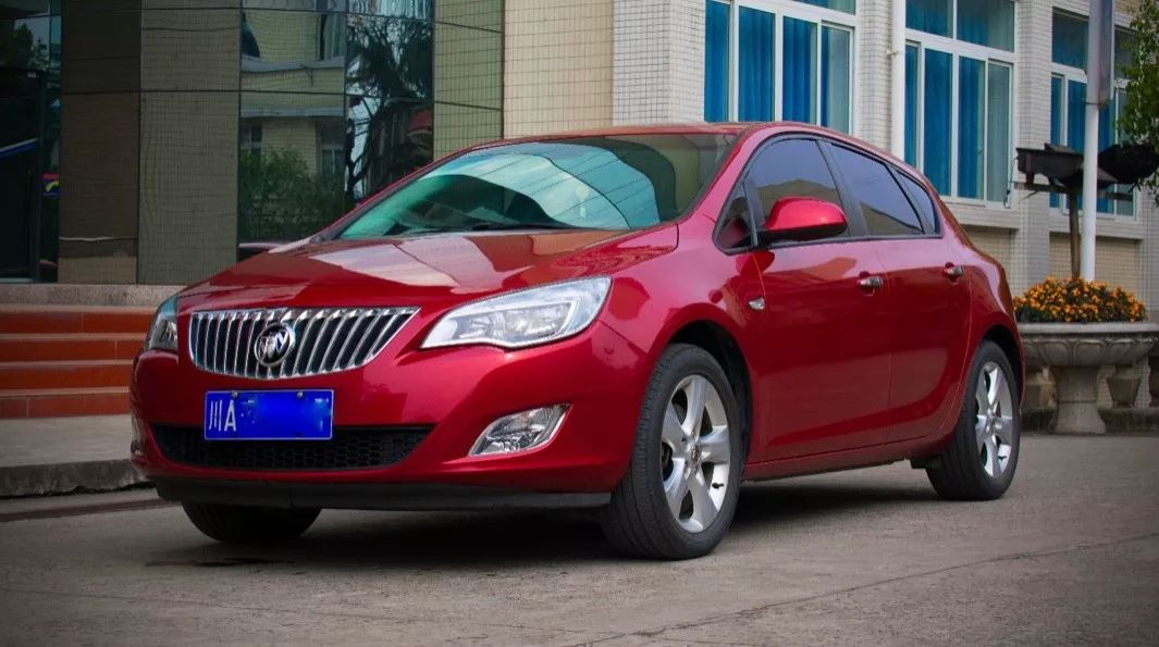 别克英朗xt1.6t高清图片,帅气的呆头鹅